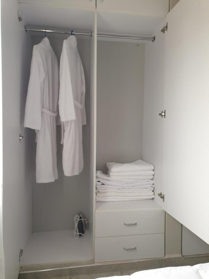 Blt Suites - Furnished Apartments カンパラ エクステリア 写真