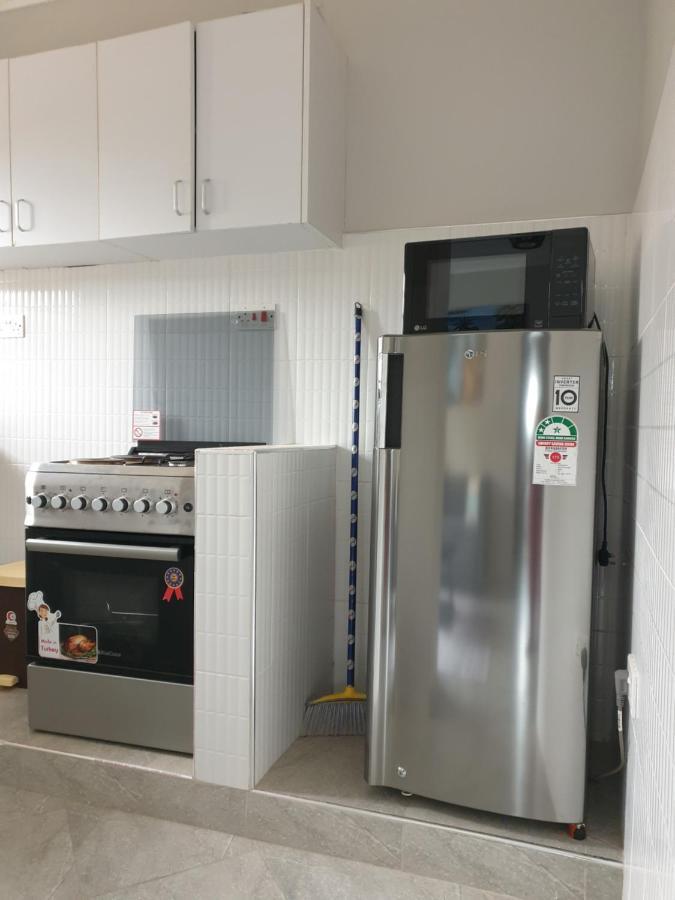 Blt Suites - Furnished Apartments カンパラ エクステリア 写真